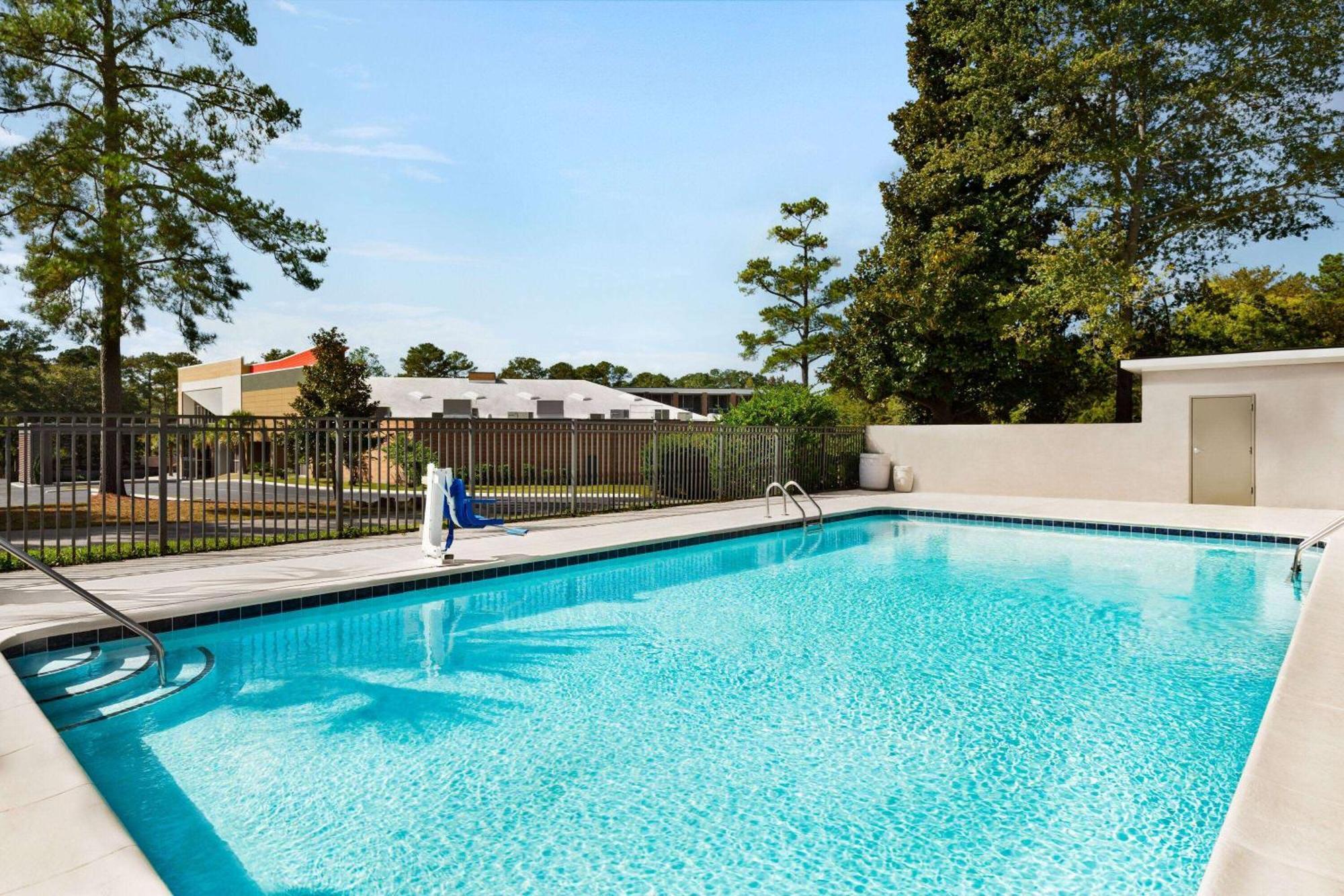 La Quinta Inn By Wyndham Columbia Ne Fort Jackson Buitenkant foto
