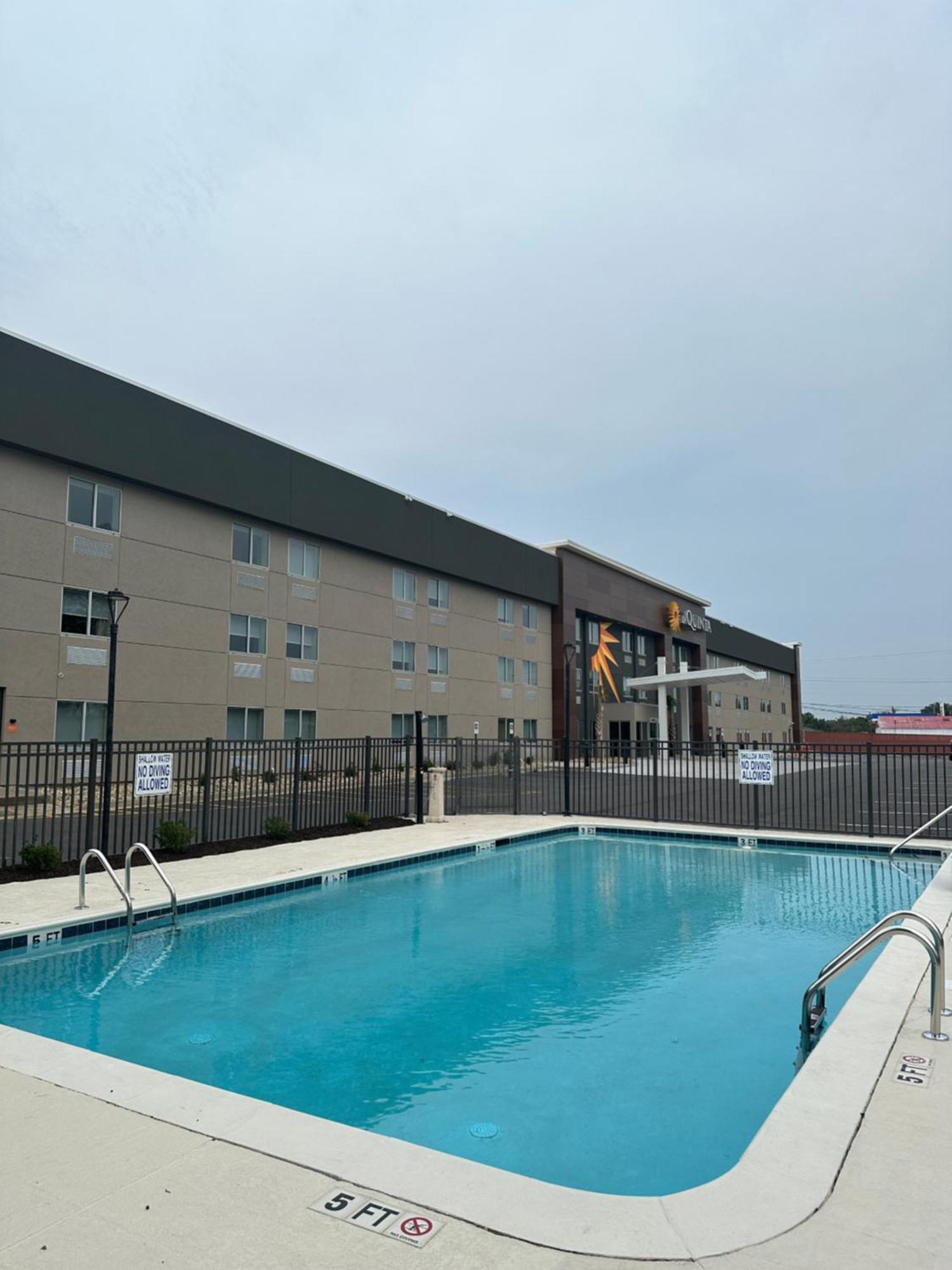 La Quinta Inn By Wyndham Columbia Ne Fort Jackson Buitenkant foto