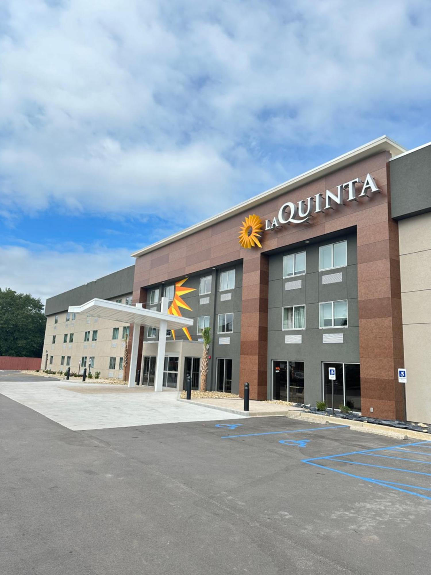 La Quinta Inn By Wyndham Columbia Ne Fort Jackson Buitenkant foto